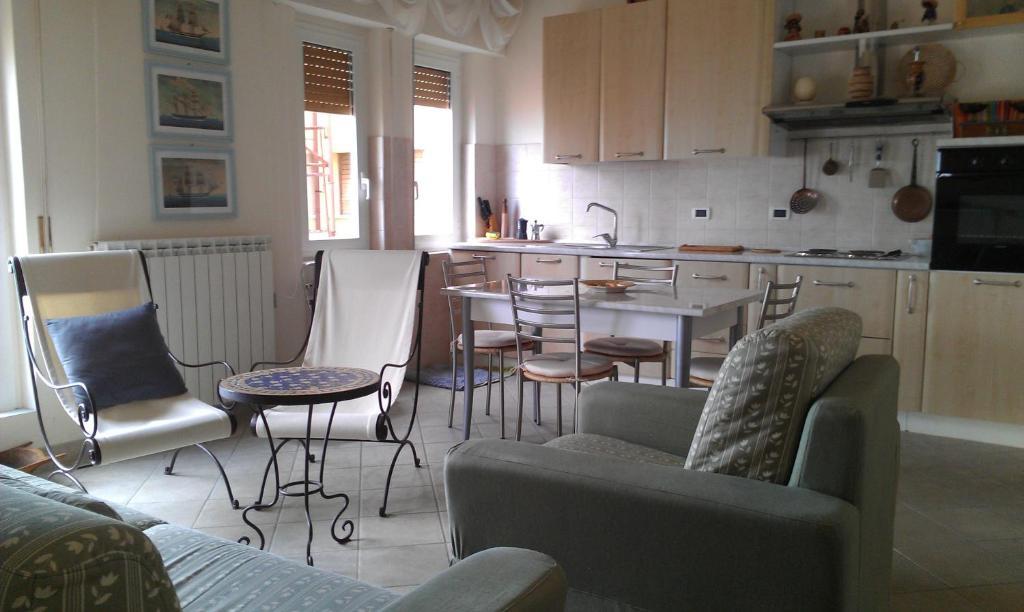 Residence Il Gabbiano Varigotti Bilik gambar