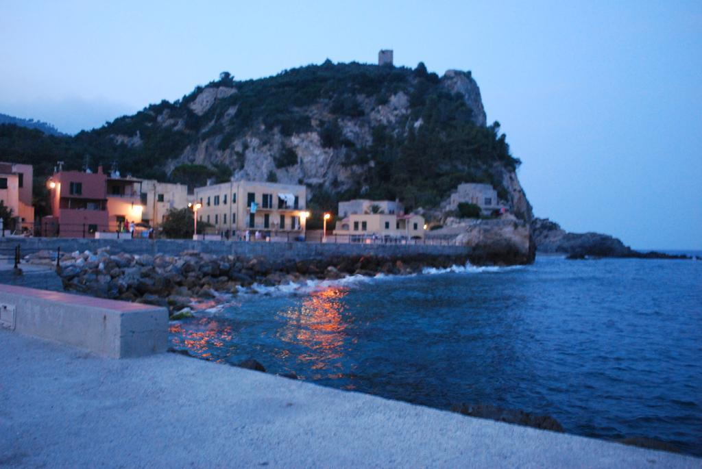 Residence Il Gabbiano Varigotti Luaran gambar